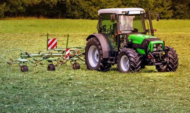 Comment réparer une fuite hydraulique dans un tracteur ?